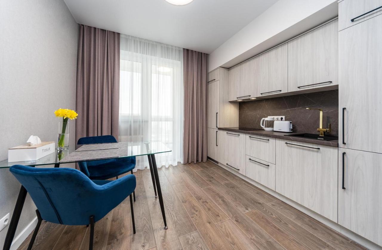 Квартира В Жк Лебединый, Ревуцкого 40 В, Метро Харьковская Позняки Kiev Exteriör bild
