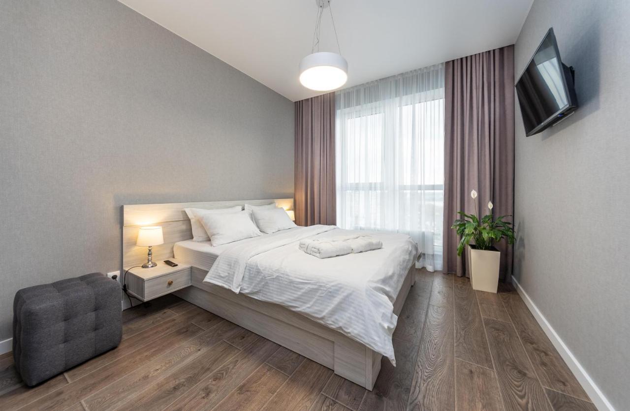 Квартира В Жк Лебединый, Ревуцкого 40 В, Метро Харьковская Позняки Kiev Exteriör bild