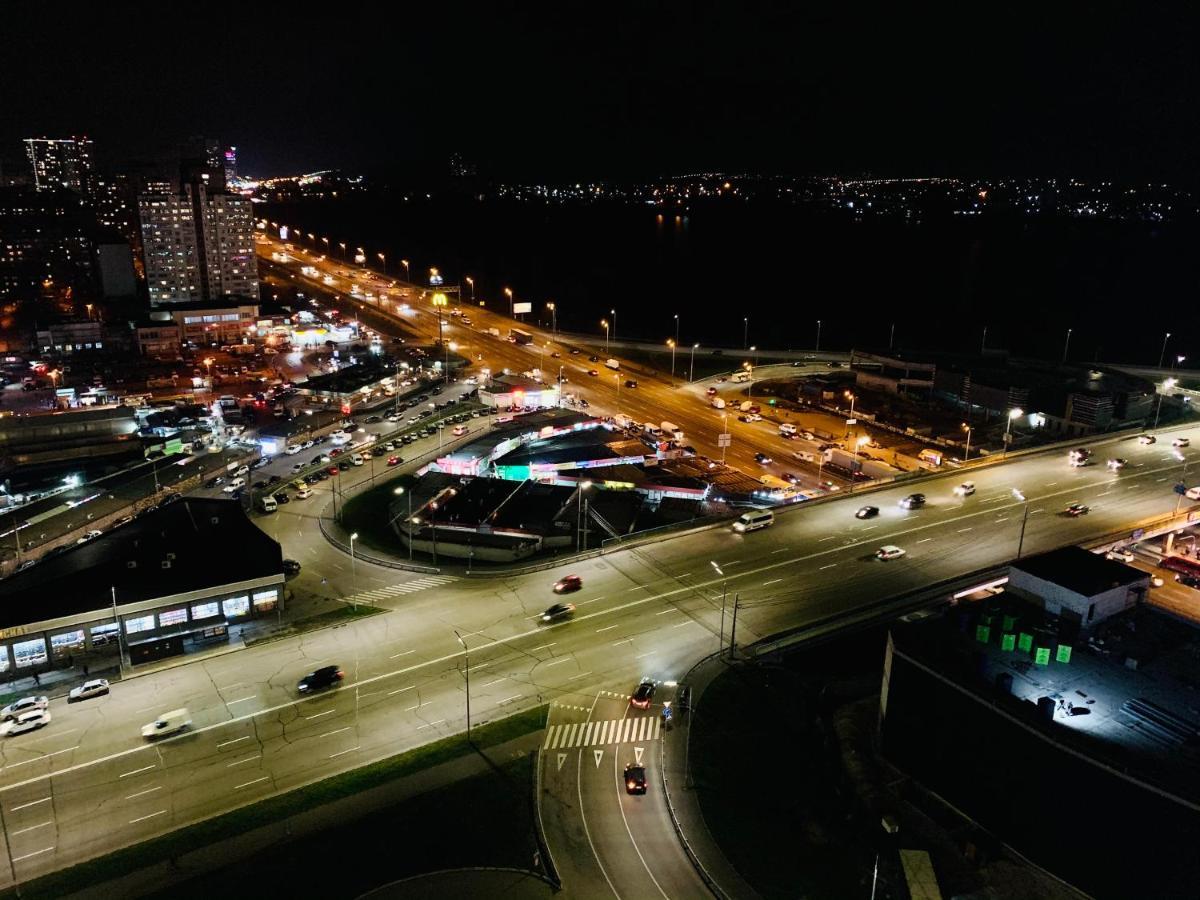 Квартира В Жк Лебединый, Ревуцкого 40 В, Метро Харьковская Позняки Kiev Exteriör bild