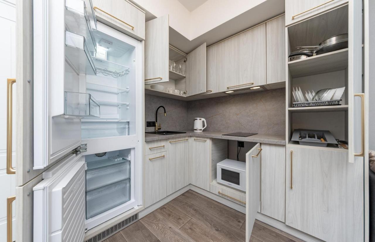 Квартира В Жк Лебединый, Ревуцкого 40 В, Метро Харьковская Позняки Kiev Exteriör bild