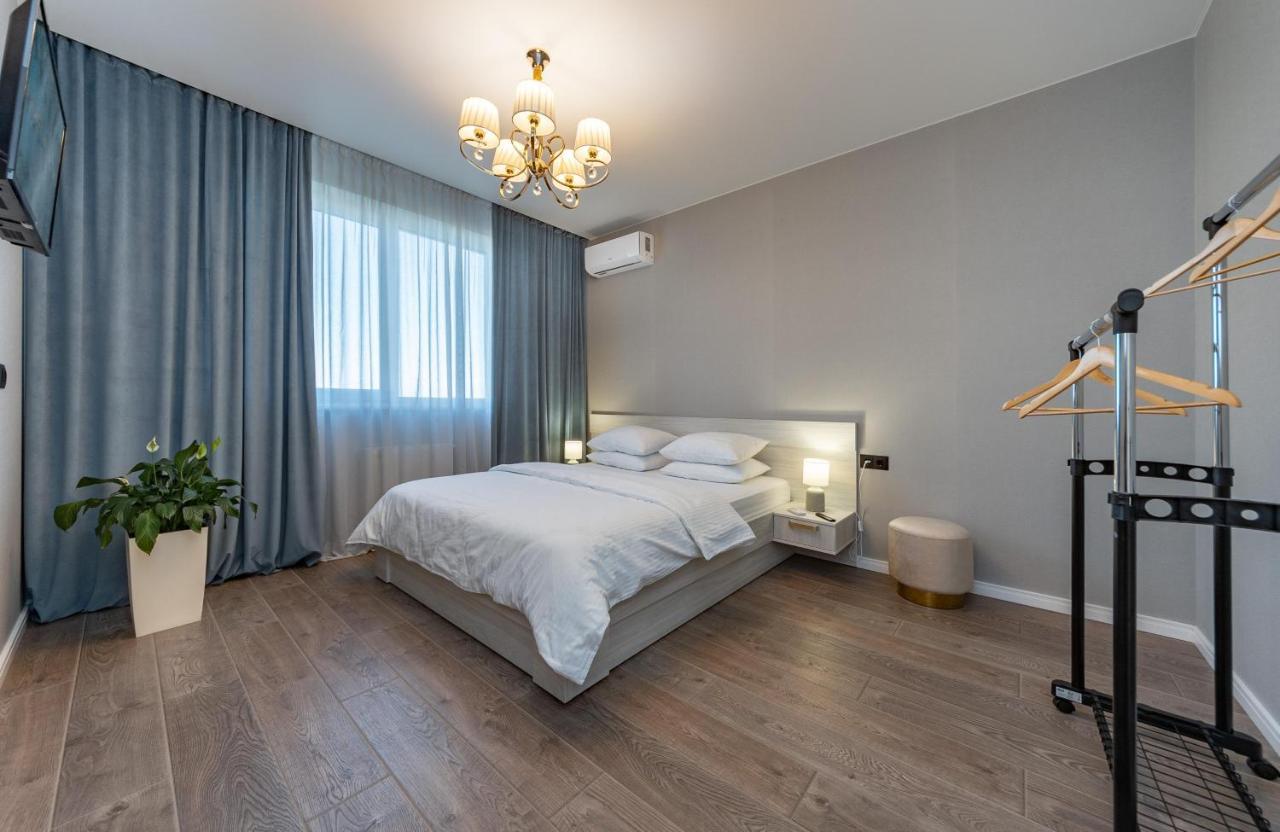 Квартира В Жк Лебединый, Ревуцкого 40 В, Метро Харьковская Позняки Kiev Exteriör bild